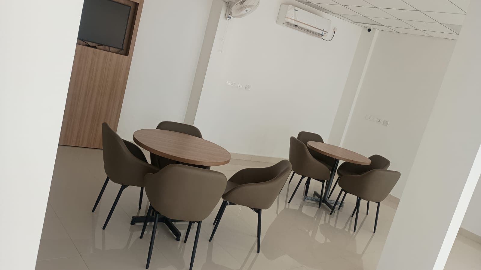 Photo of place ChIJ9UgYUsmBpjsRrLK764hAMto