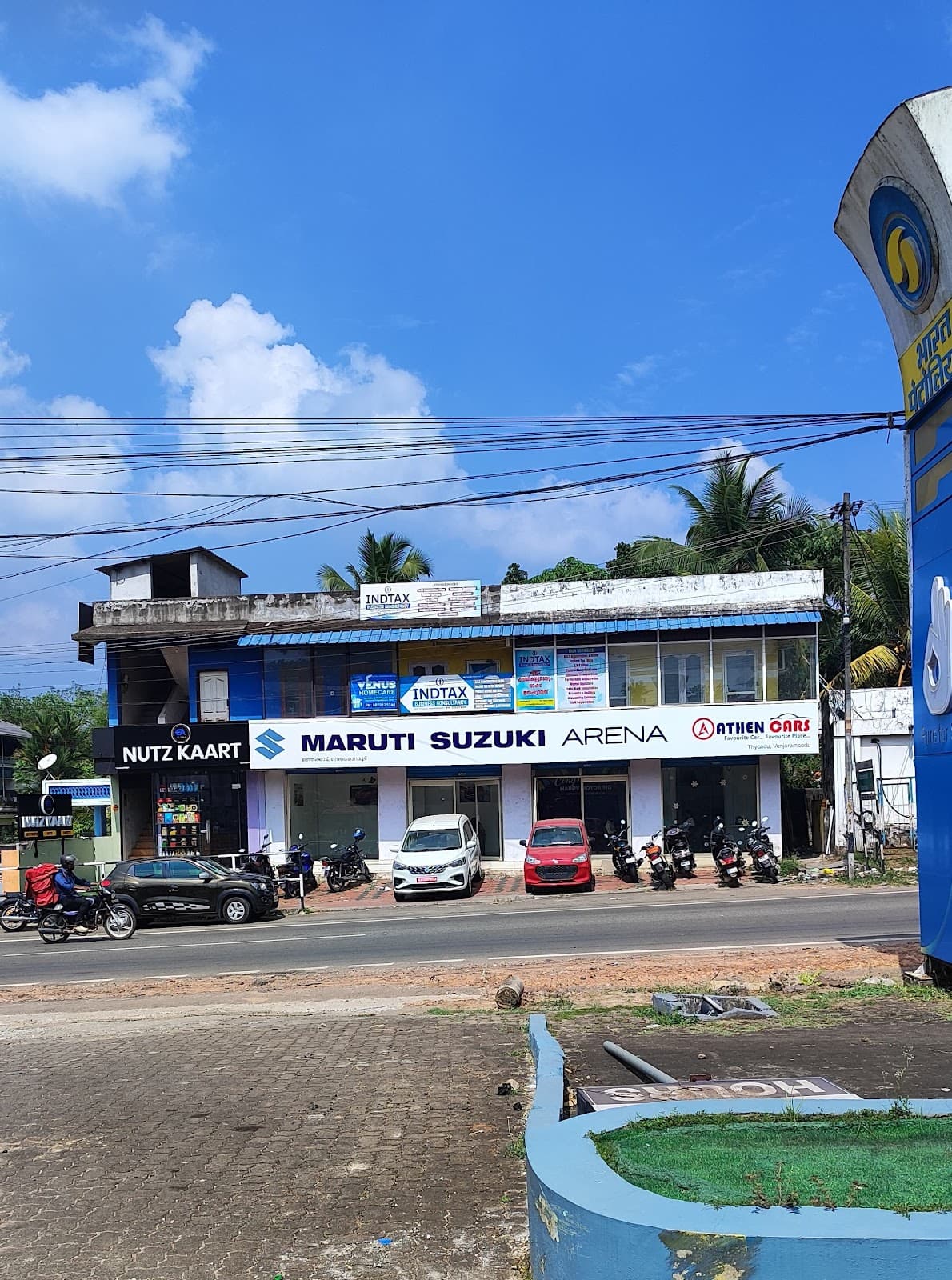 Photo of place ChIJM6sSi1HBBTsRNYHELP-SgzQ