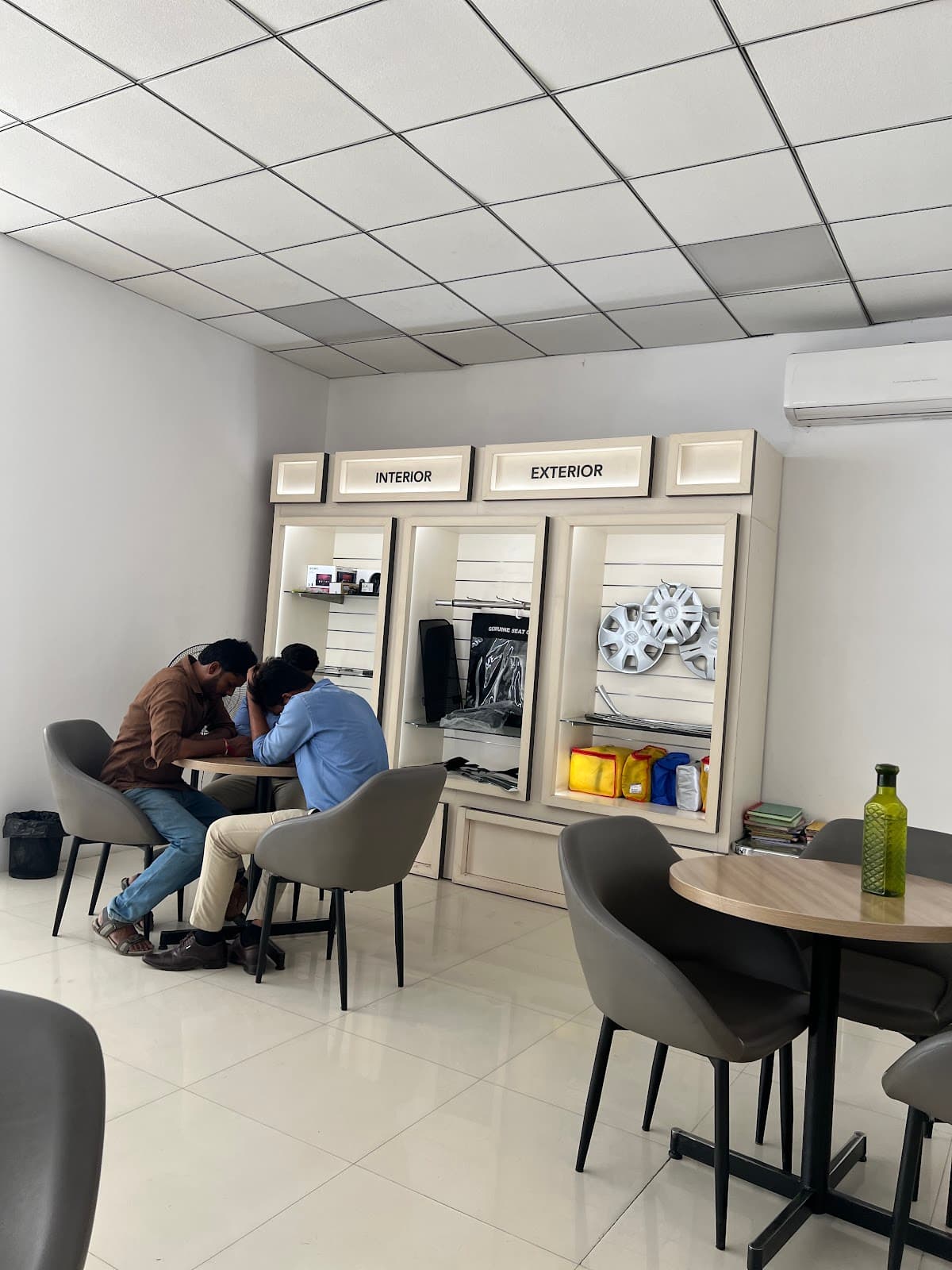 Photo of place ChIJOwzTGLyByzsRl_3W1pakdF8